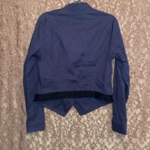 NWOT CABI Women's Dark Blue Utility Jacket.  Size Medium - Picture 2 of 5